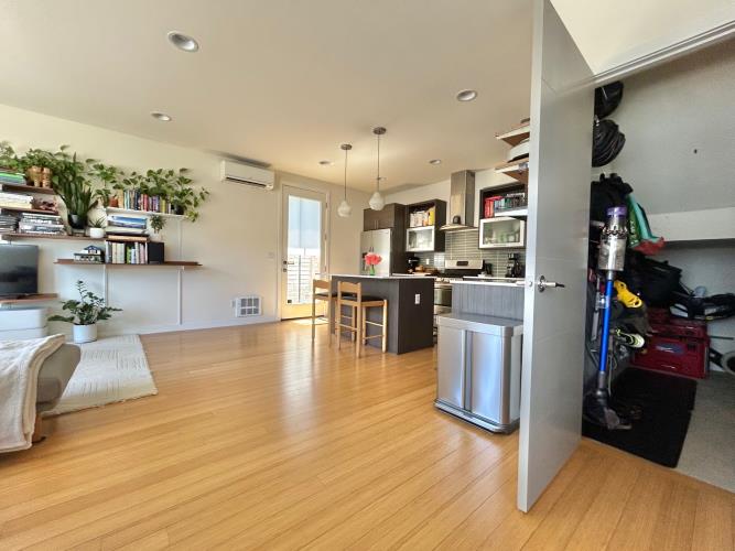 4852 40th Avenue Southwest, Unit B Seattle, WA 98116 - Photo 11 of 26