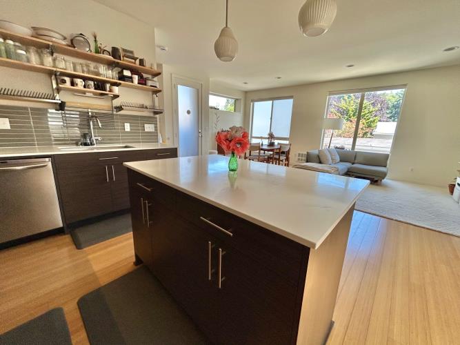 4852 40th Avenue Southwest, Unit B Seattle, WA 98116 - Photo 9 of 26