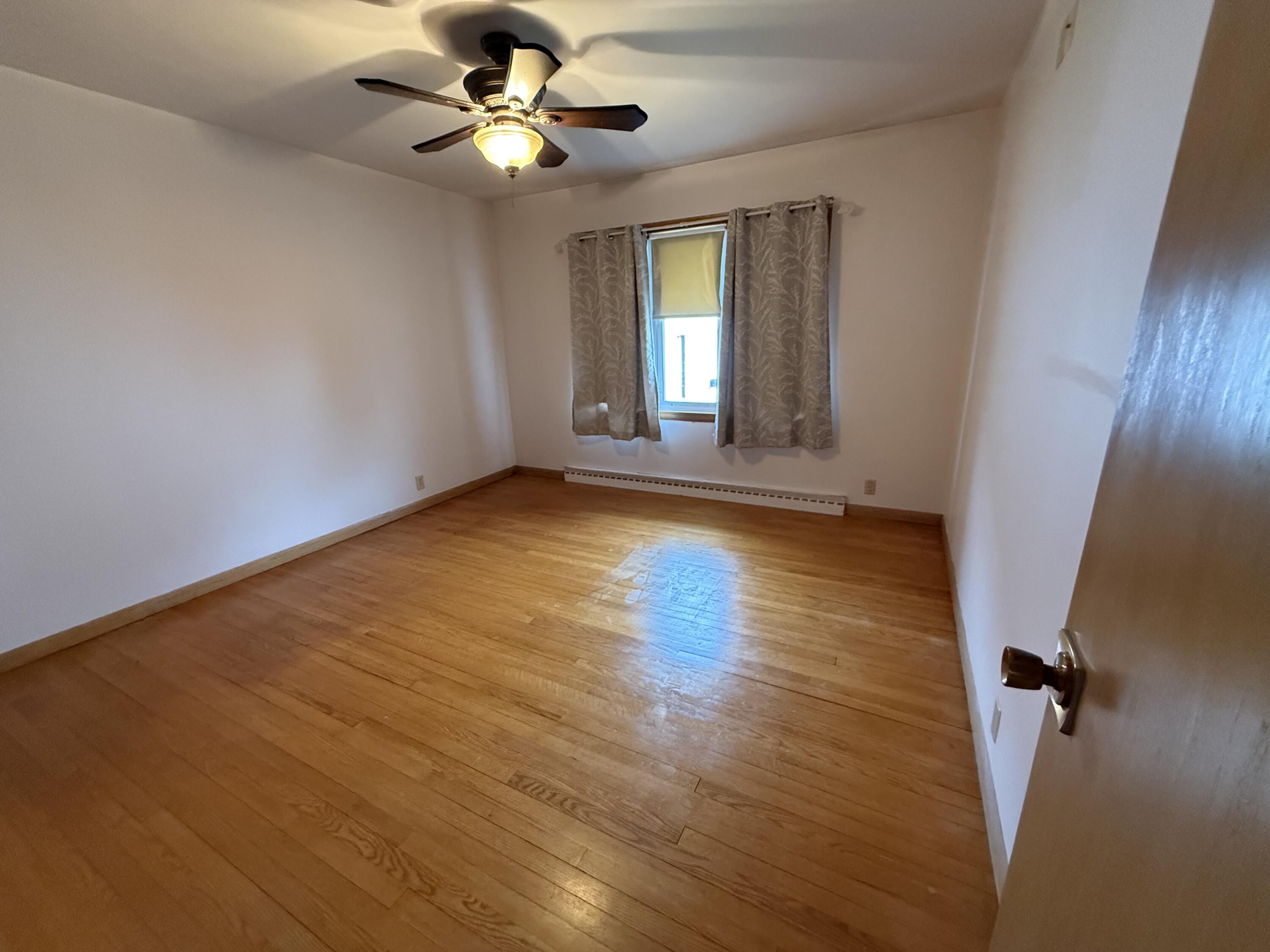 604 Reed Avenue Manitowoc, WI 54220 - Photo 12 of 15 604 Reed Ave MTWC - Bed Room 1 - 1- Davi