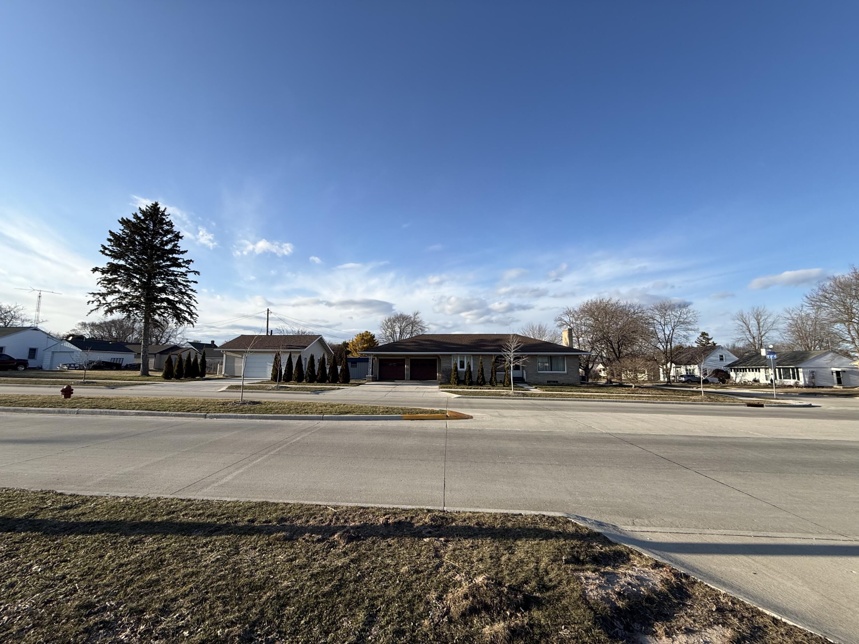 604 Reed Avenue Manitowoc, WI 54220 - Photo 2 of 15 604 Reed Ave MTWC - House - David Ellio