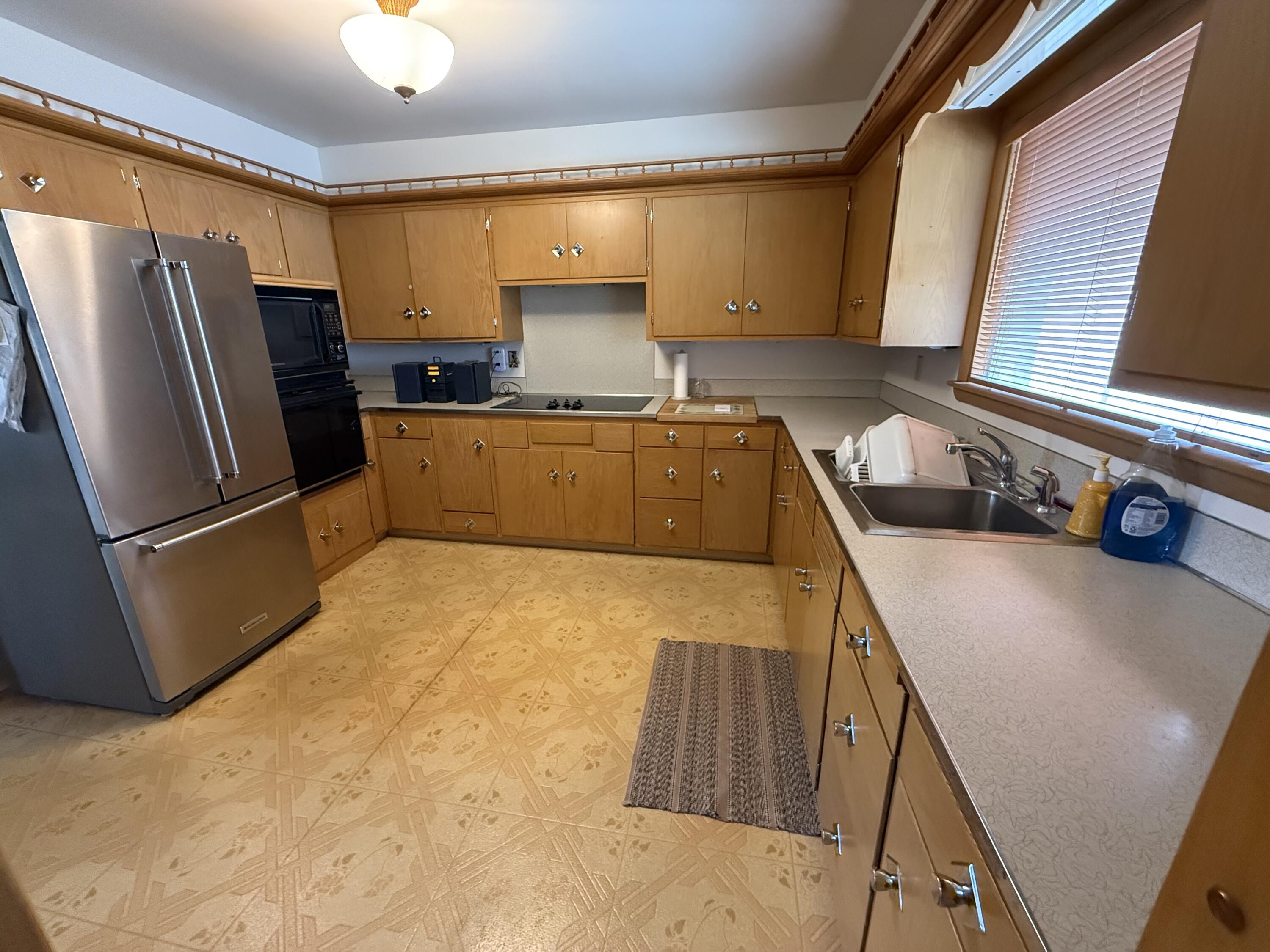 604 Reed Avenue Manitowoc, WI 54220 - Photo 8 of 15 604 Reed Ave MTWC - Kitchen 2- David Ell