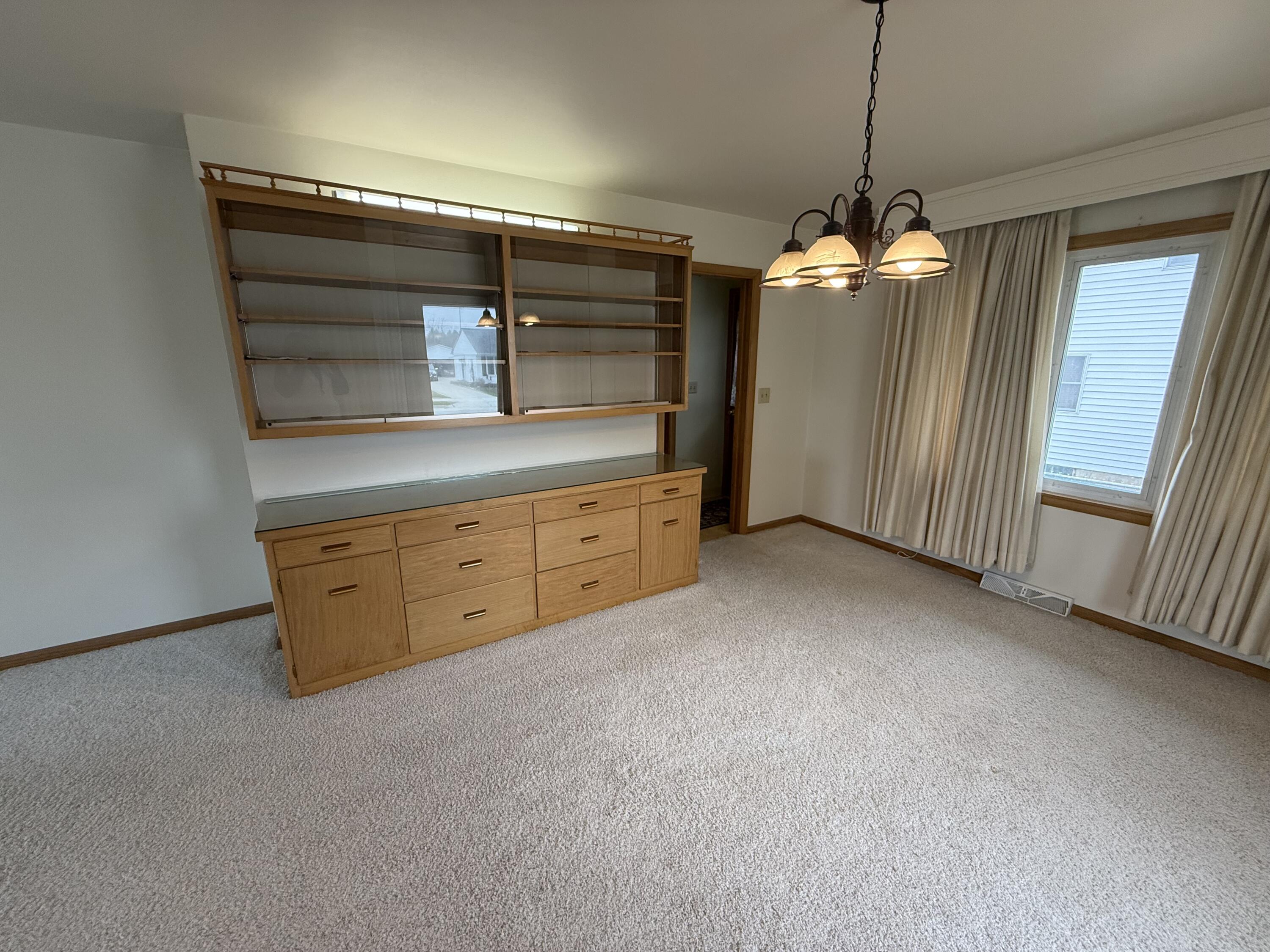 604 Reed Avenue Manitowoc, WI 54220 - Photo 10 of 15 604 Reed Ave MTWC - Dining Room 2 - Davi