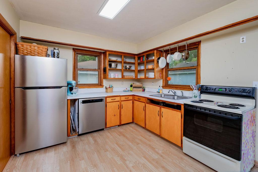 808 15th Street North Moorhead, MN 56560 - Photo 5 of 23