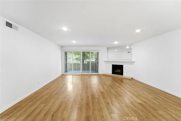 $3,345 | 5315 Yarmouth Avenue, Unit 101, Encino, CA 91316