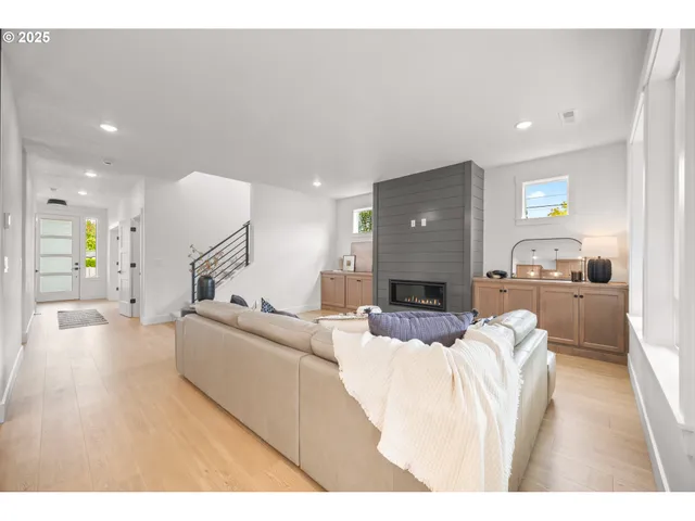 $849,900 | 1420 Southeast 188th Avenue, Vancouver, WA 98683