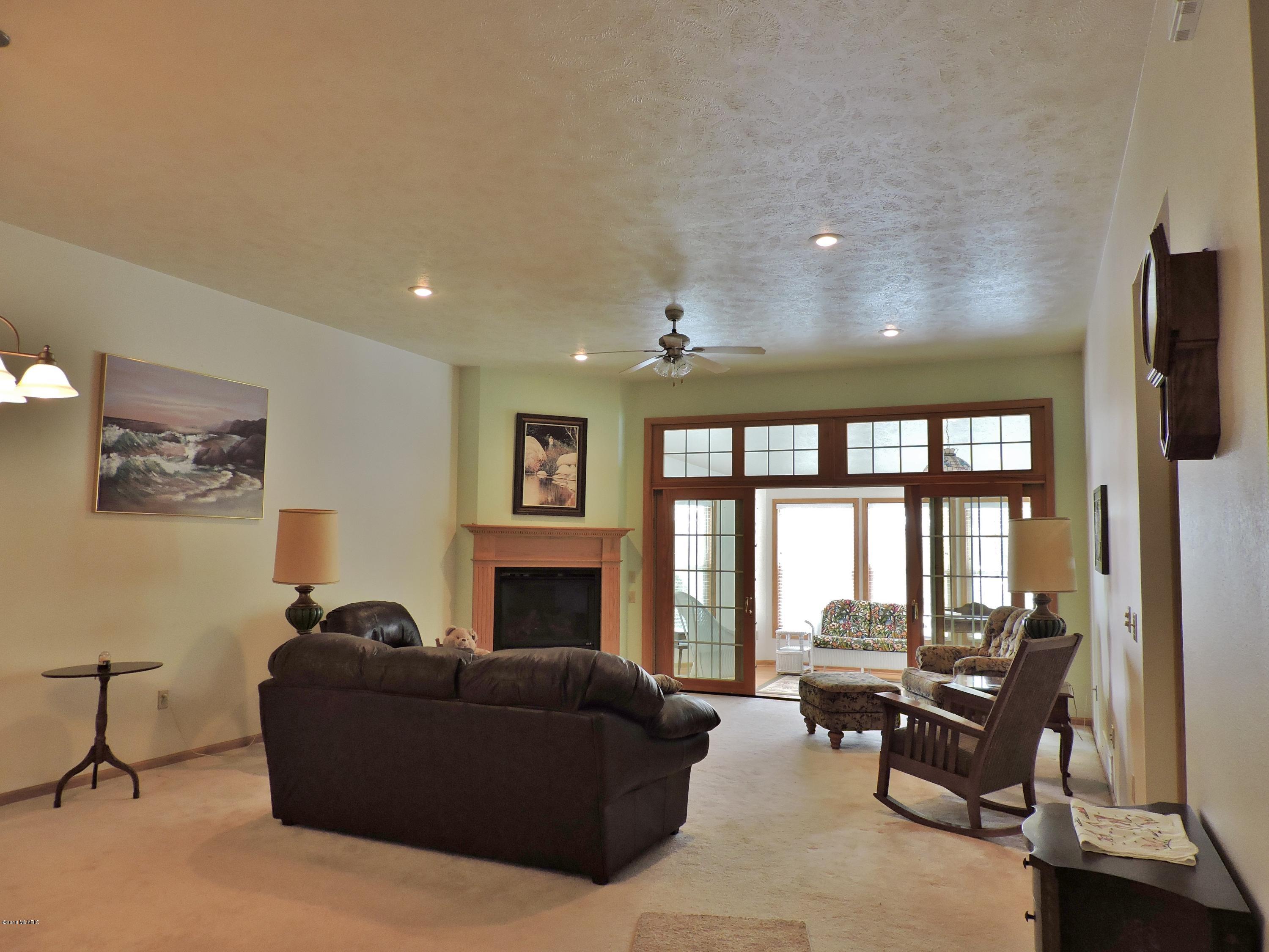 14219 Rivers Way Big Rapids, MI 49307 - Photo 3 of 25 DSCN2904