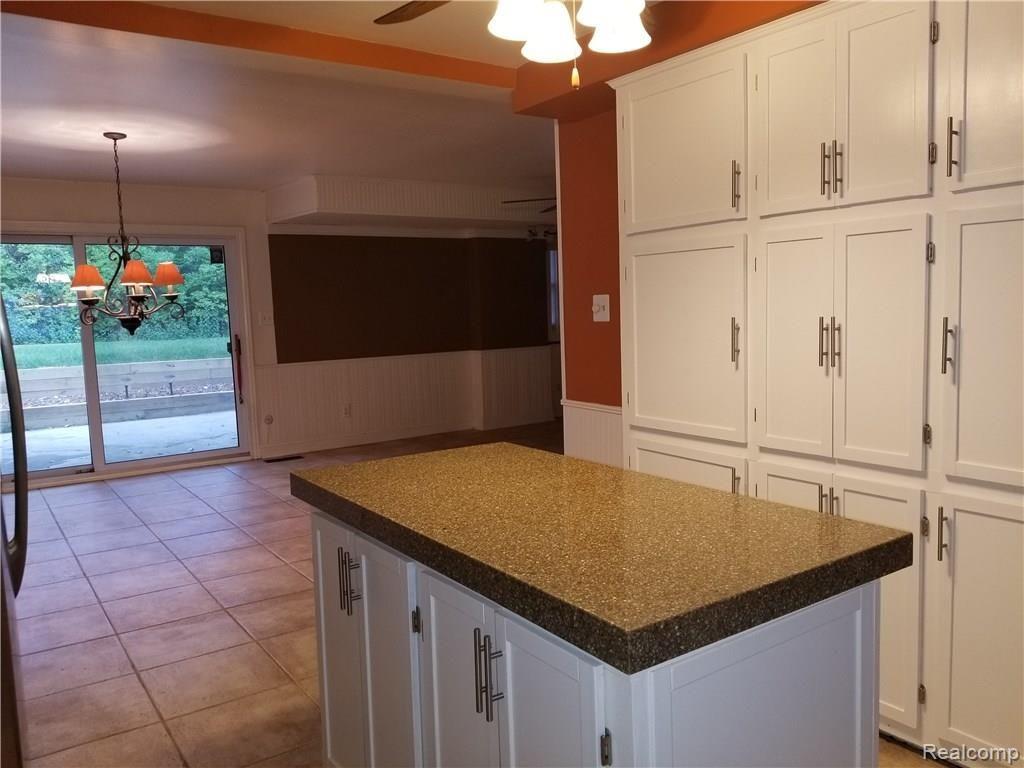 28328 Brandywine Road Farmington Hills, MI 48334 - Photo 16 of 28