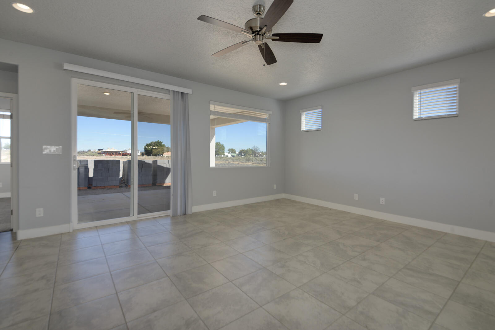 505 9th Avenue Northeast Rio Rancho, NM 87124 - Photo 5 of 23 Gallery Image 5
