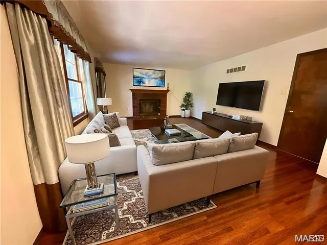 $345,000 | 1615 Treetop Drive, St. Charles, MO 63303