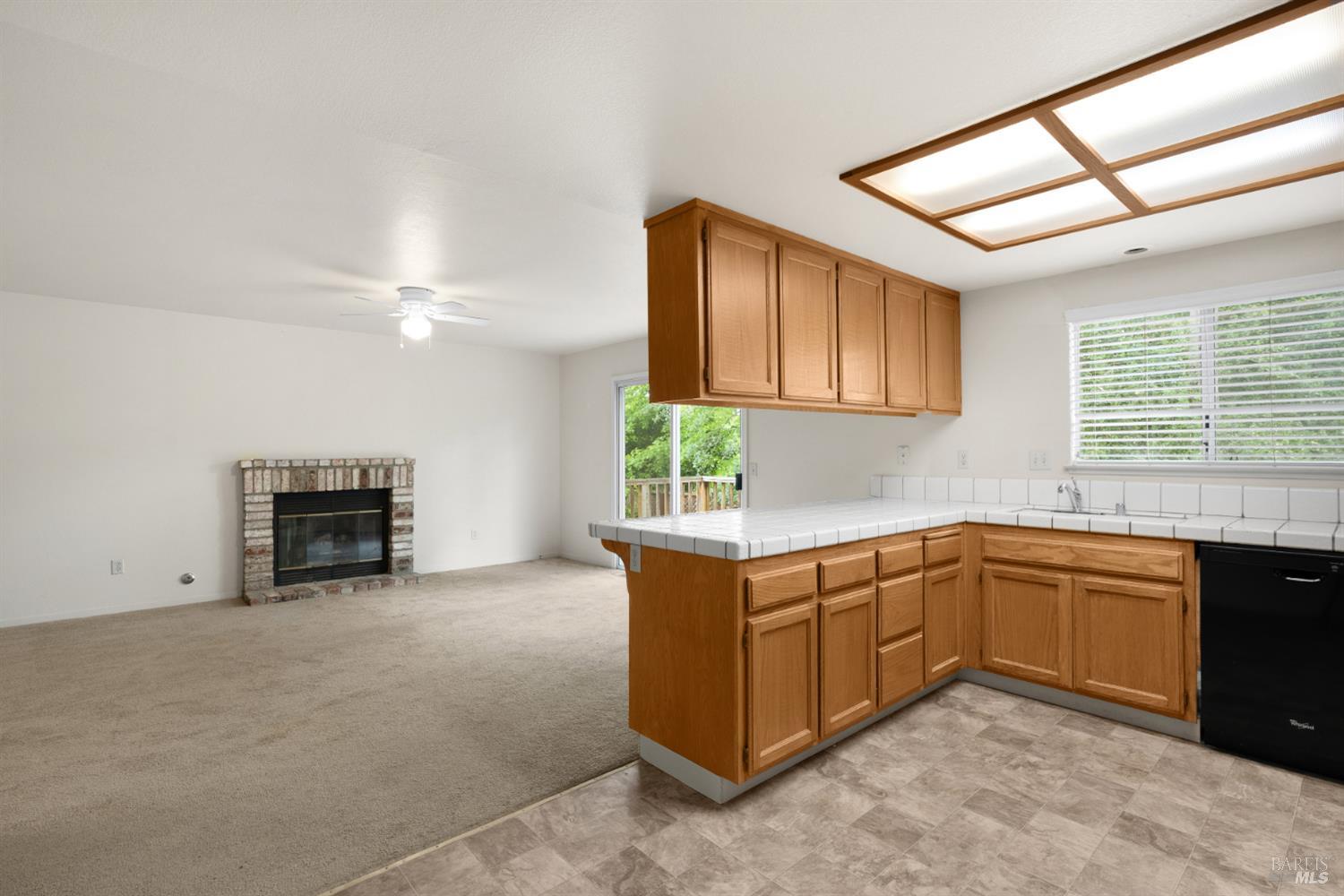 2319 Jennings Avenue Santa Rosa, CA 95401 - Photo 7 of 34