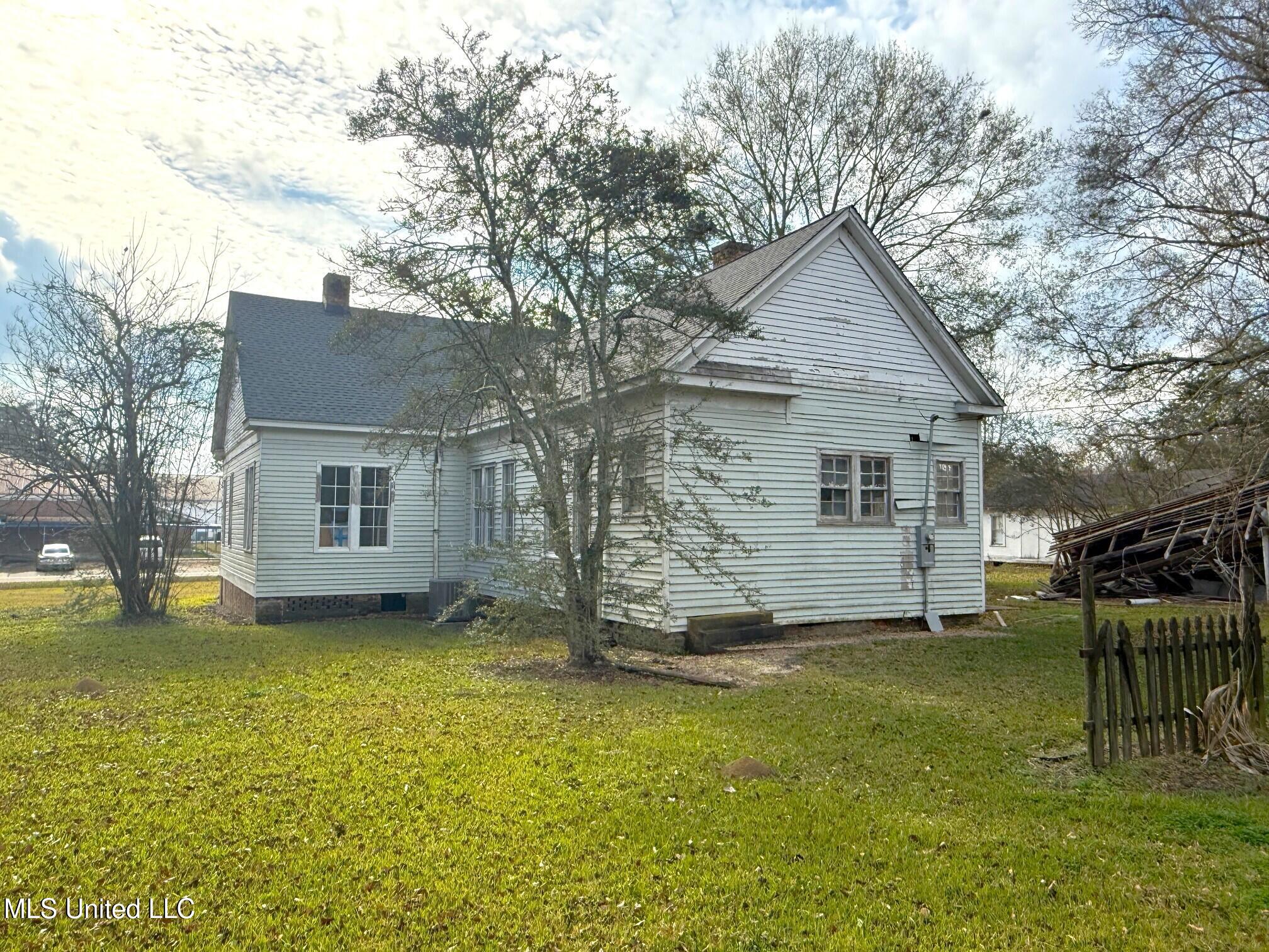 711 College Street Tylertown, MS 39667 - Photo 4 of 13 IMG_2779