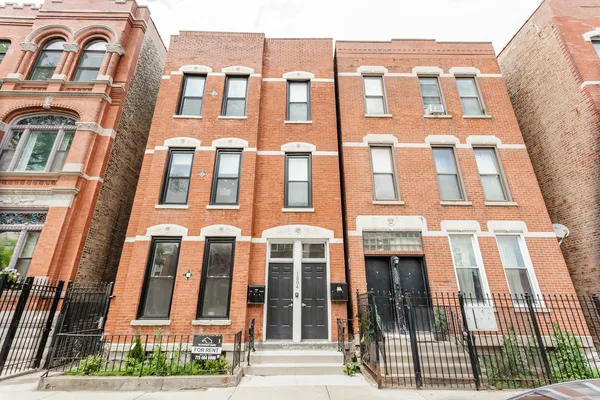 $1,750,000 | 1304 West Ohio Street, Chicago, IL 60642