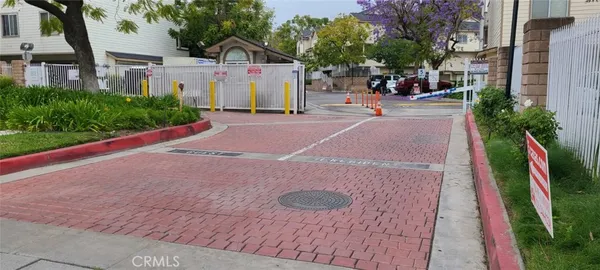 $499,000 | 11150 Glenoaks Boulevard, Unit 223, Pacoima, CA 91331