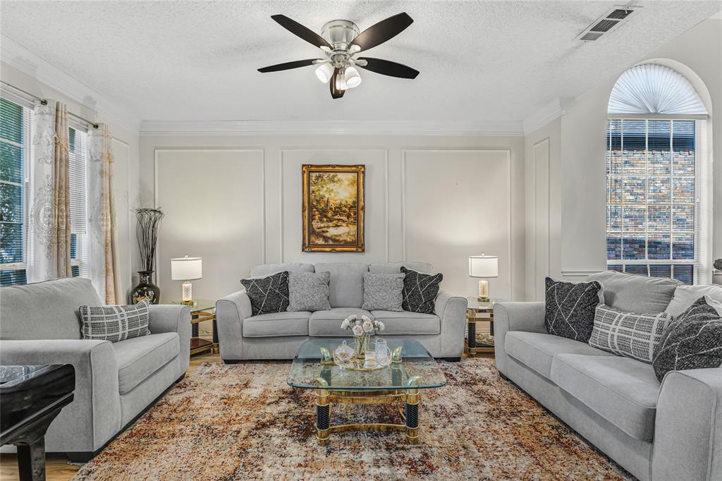 4105 Crest Ridge Drive Irving, TX 75061 - Photo 3 of 40