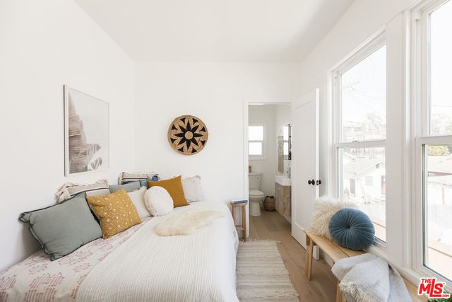 $649,000 | 5849 1/2 Ernest Avenue, Los Angeles, CA 90034