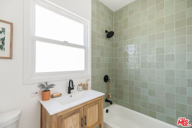 $649,000 | 5849 1/2 Ernest Avenue, Los Angeles, CA 90034