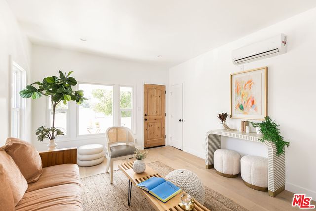 $649,000 | 5849 1/2 Ernest Avenue, Los Angeles, CA 90034