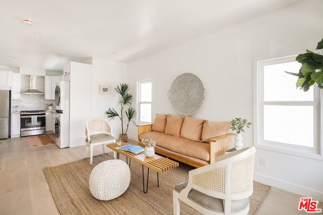 $649,000 | 5849 1/2 Ernest Avenue, Los Angeles, CA 90034