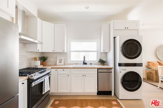 $649,000 | 5849 1/2 Ernest Avenue, Los Angeles, CA 90034