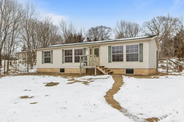 $199,900 | W5492 Bend Road, Princeton, WI 54968