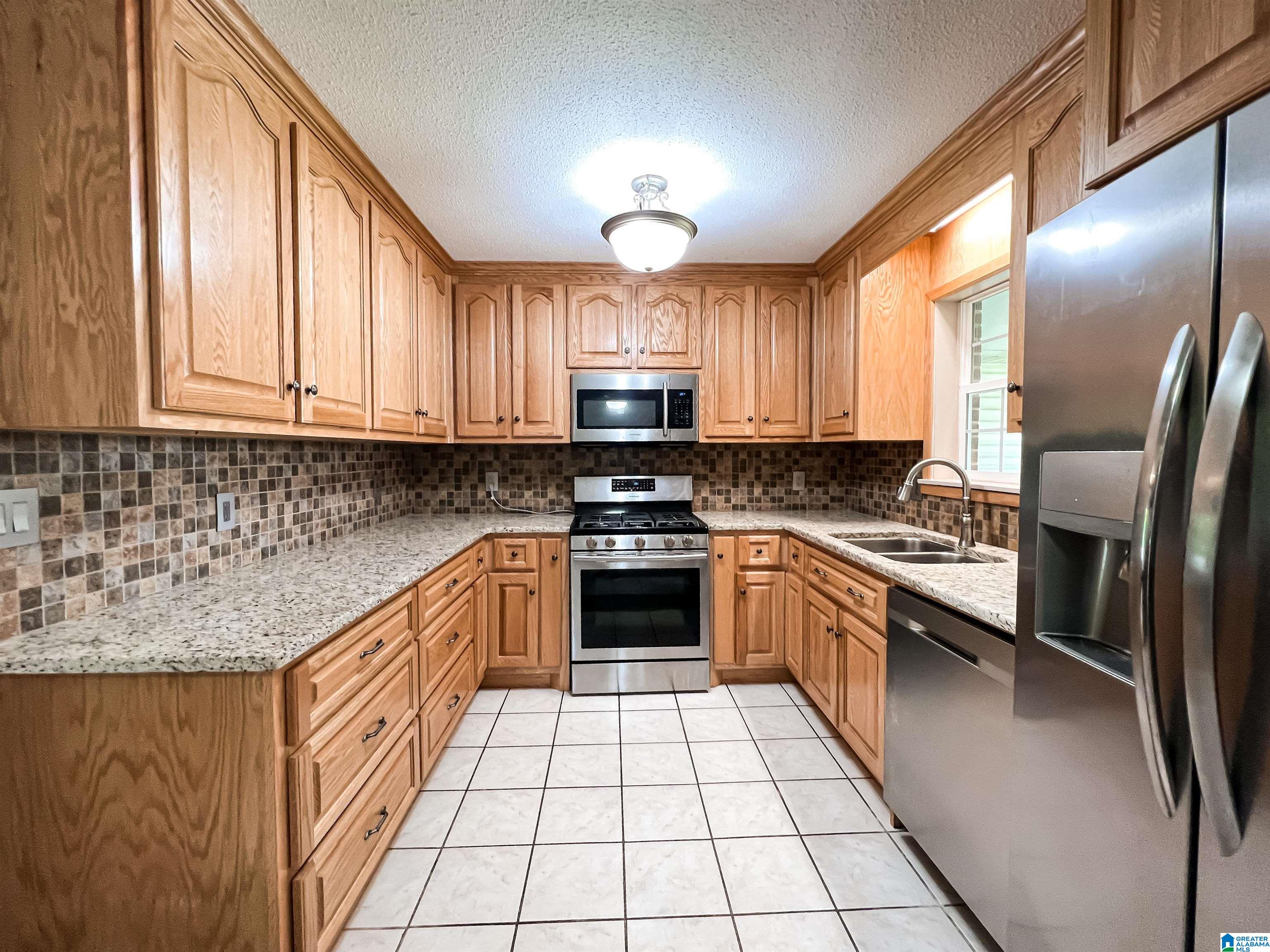 1704 Hayes Street Southwest Hartselle, AL 35640 - Photo 5 of 24