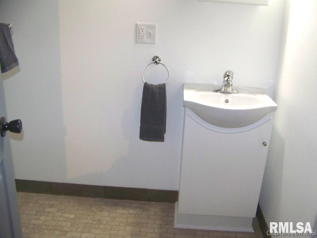 1717 E Keys Springfield, IL 62702 - Photo 15 of 19 Gallery Image 15
