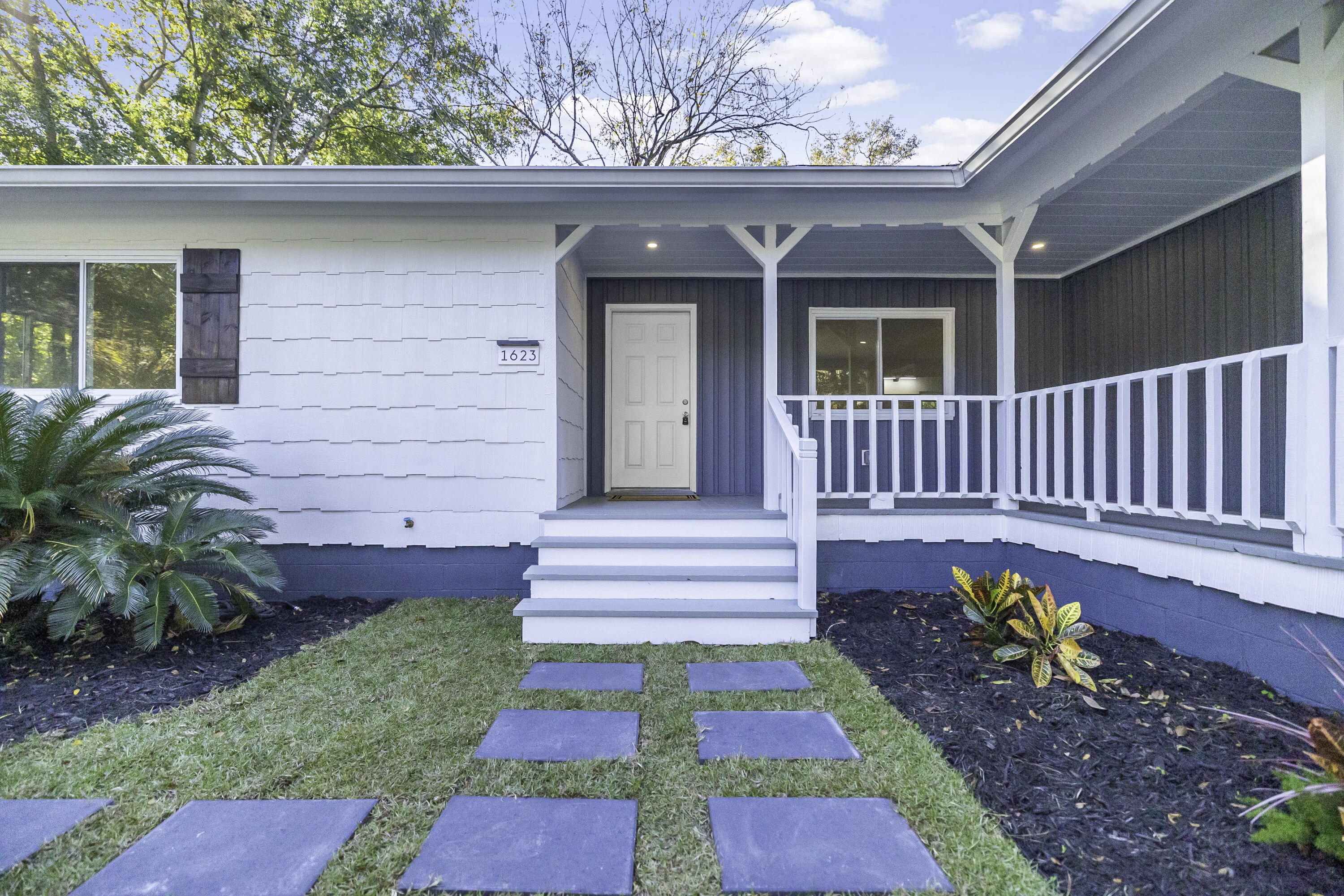 1623 Pineview Road Charleston, SC 29407 - Photo 2 of 26 1623 Pineview Rd-4