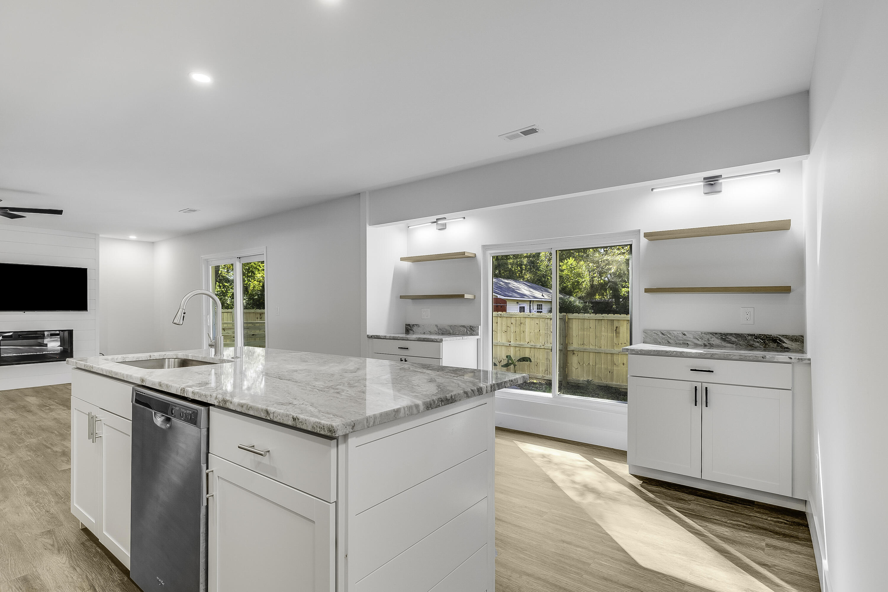 1623 Pineview Road Charleston, SC 29407 - Photo 5 of 26 1623 Pineview Rd-26