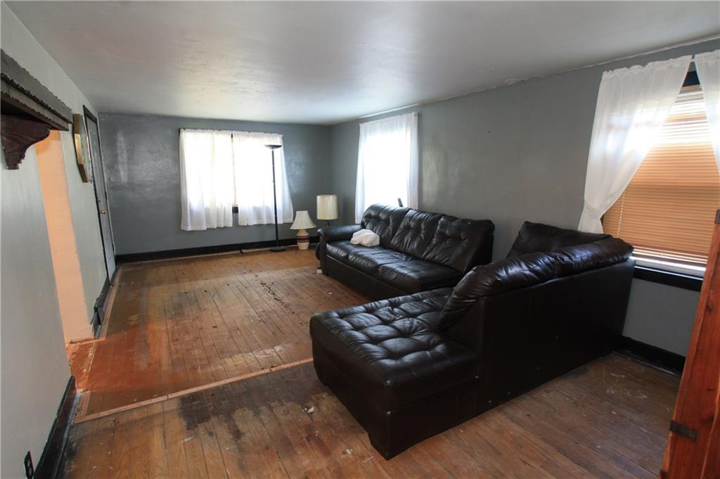 215 Ray Street Irwin, PA 15642 - Photo 3 of 9 Gallery Image 3