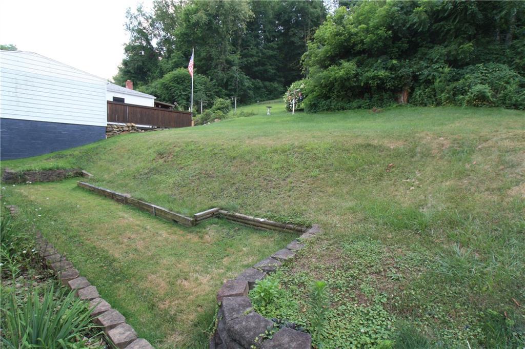 215 Ray Street Irwin, PA 15642 - Photo 8 of 9 Gallery Image 8
