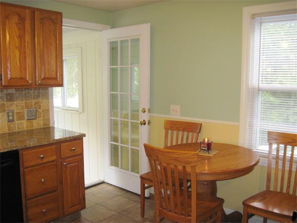 830 Newbury Street Springfield, MA 01104 - Photo 4 of 14 Gallery Image 4