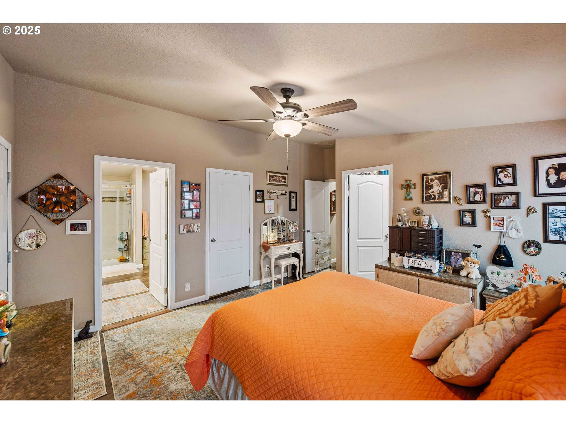 1060 Cedar Loop Lakeside, OR 97449 - Photo 17 of 36 Owner's Suite Bedroom