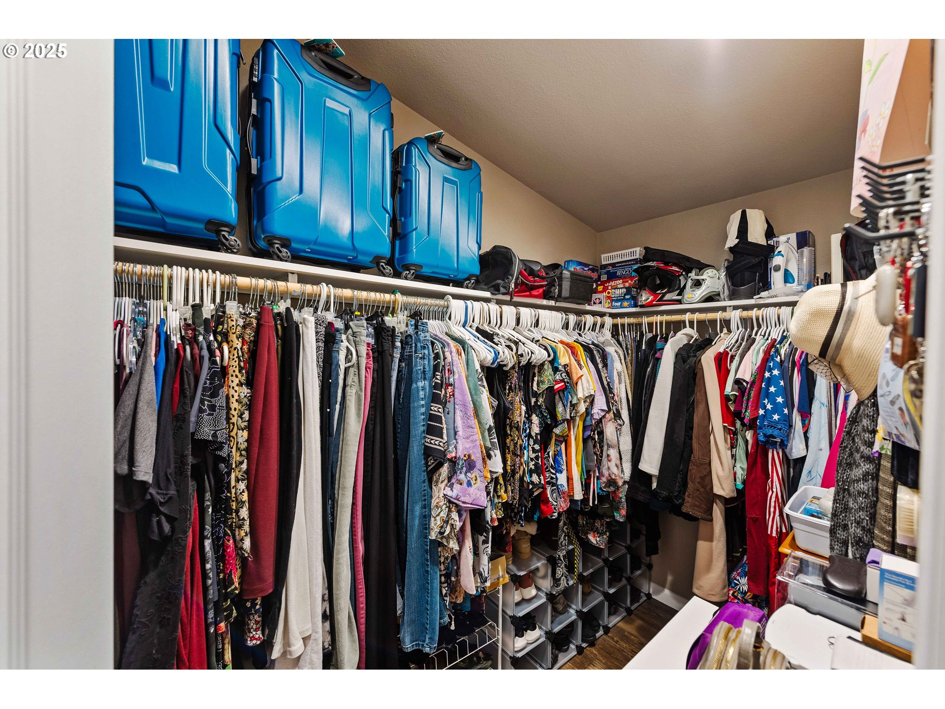 1060 Cedar Loop Lakeside, OR 97449 - Photo 18 of 36 Bathroom, Attached
