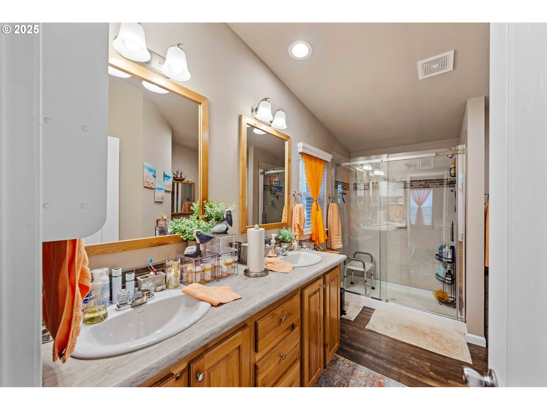 1060 Cedar Loop Lakeside, OR 97449 - Photo 20 of 36 Bathroom, Attached