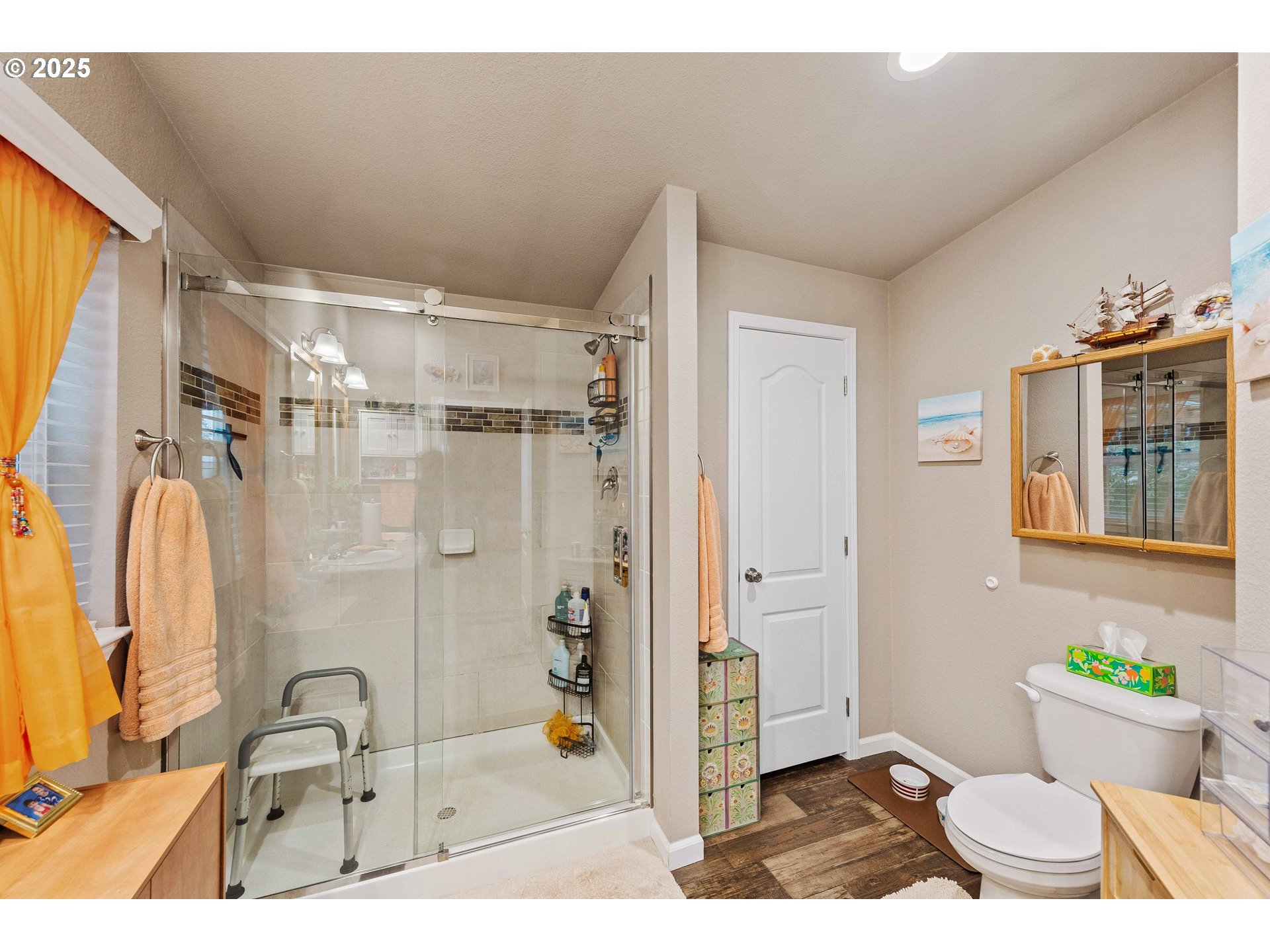 1060 Cedar Loop Lakeside, OR 97449 - Photo 21 of 36 Hallway