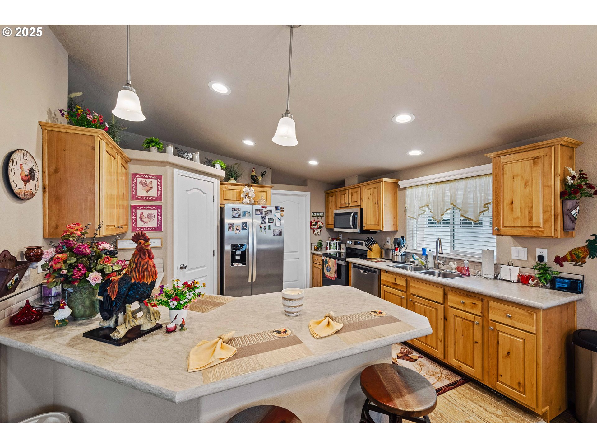 1060 Cedar Loop Lakeside, OR 97449 - Photo 5 of 36 Kitchen