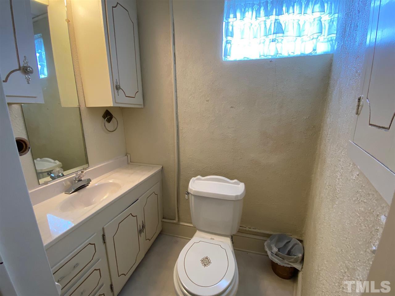 1821 Raleigh Road Henderson, NC 27536 - Photo 12 of 30 Gallery Image 12