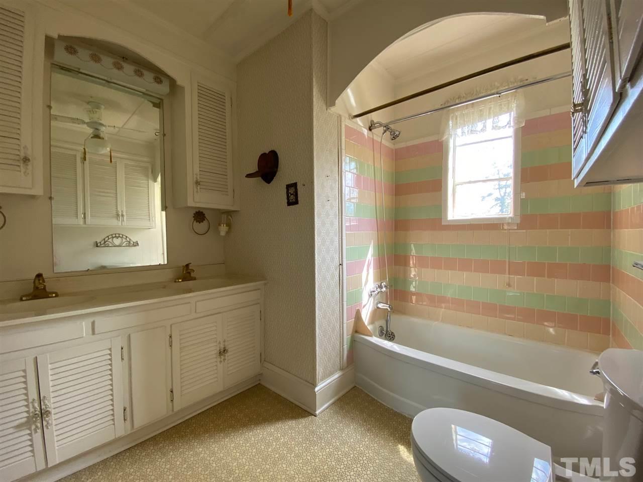 1821 Raleigh Road Henderson, NC 27536 - Photo 19 of 30 Gallery Image 19