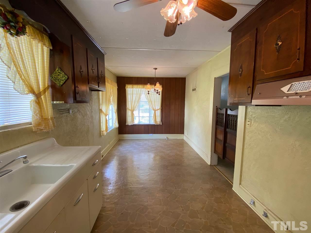 1821 Raleigh Road Henderson, NC 27536 - Photo 21 of 30 Gallery Image 21