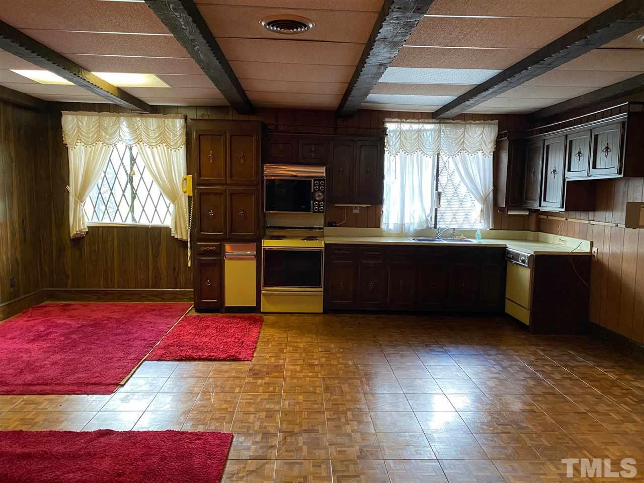 1821 Raleigh Road Henderson, NC 27536 - Photo 9 of 30 Gallery Image 9