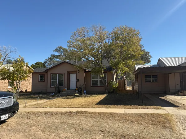 $606,500 | 1008 10th Street, Levelland, TX 79336