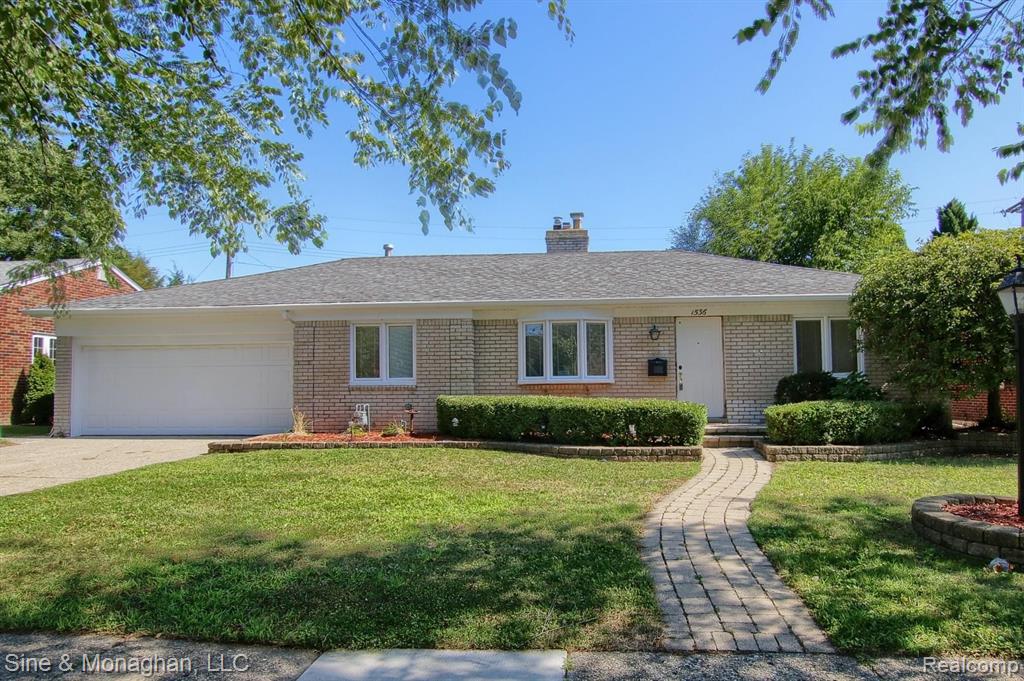 1536 Cook Road Grosse Pointe Woods, MI 48236 - Photo 1 of 39