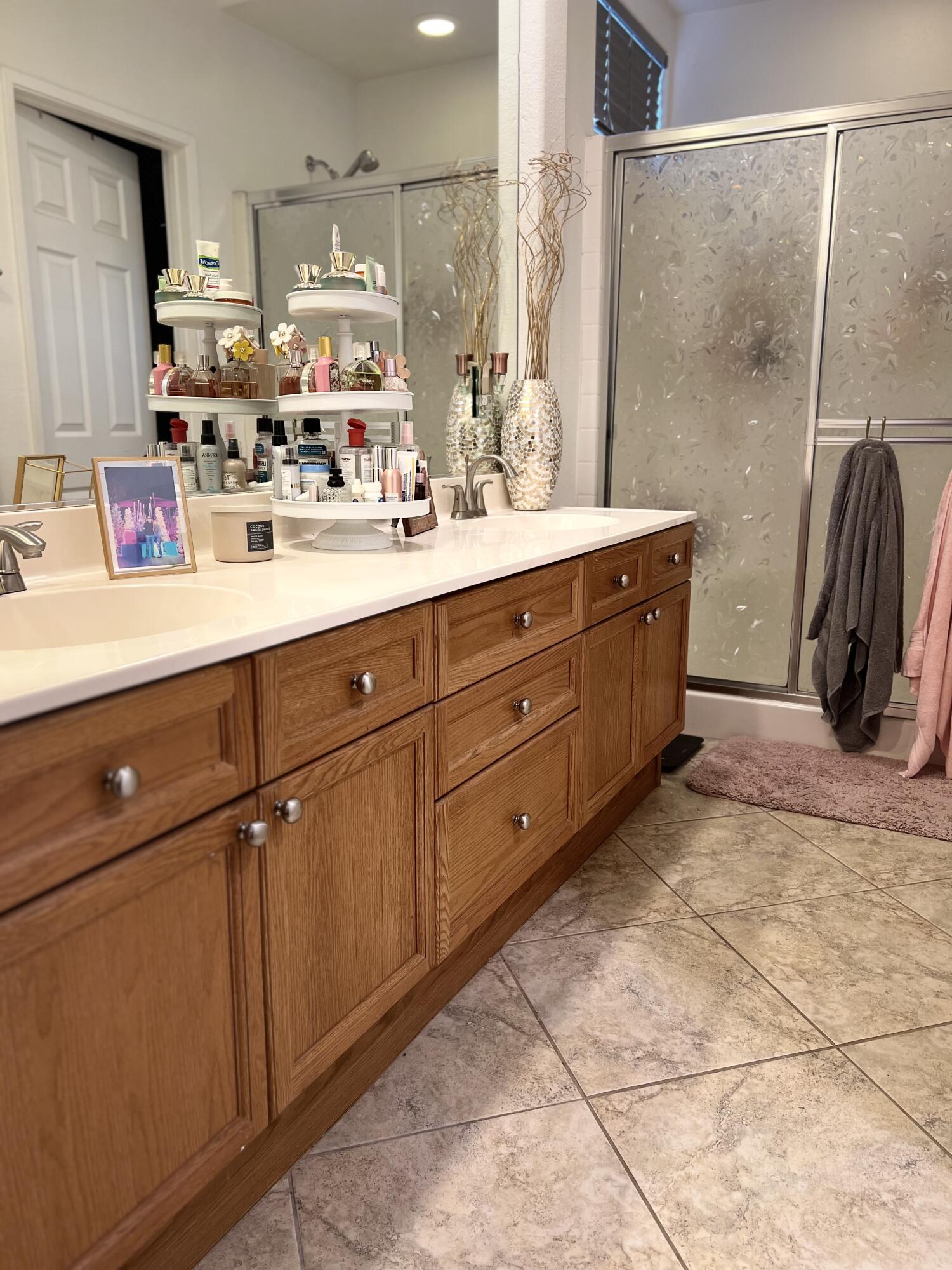 46450 Calle Raphael Indio, CA 92201 - Photo 19 of 33 a room with a mirror and a sink
