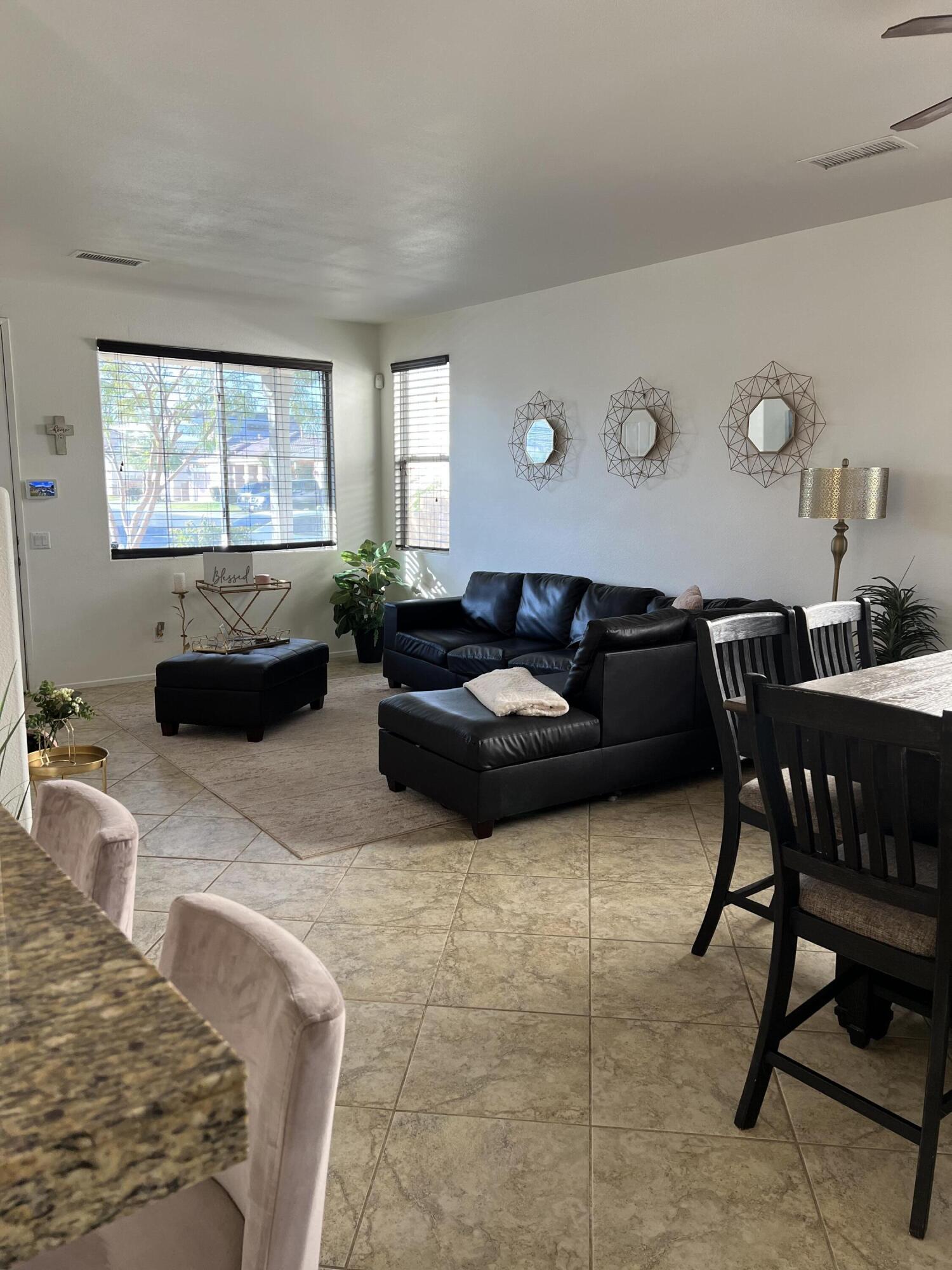 46450 Calle Raphael Indio, CA 92201 - Photo 4 of 33 a living room with furniture