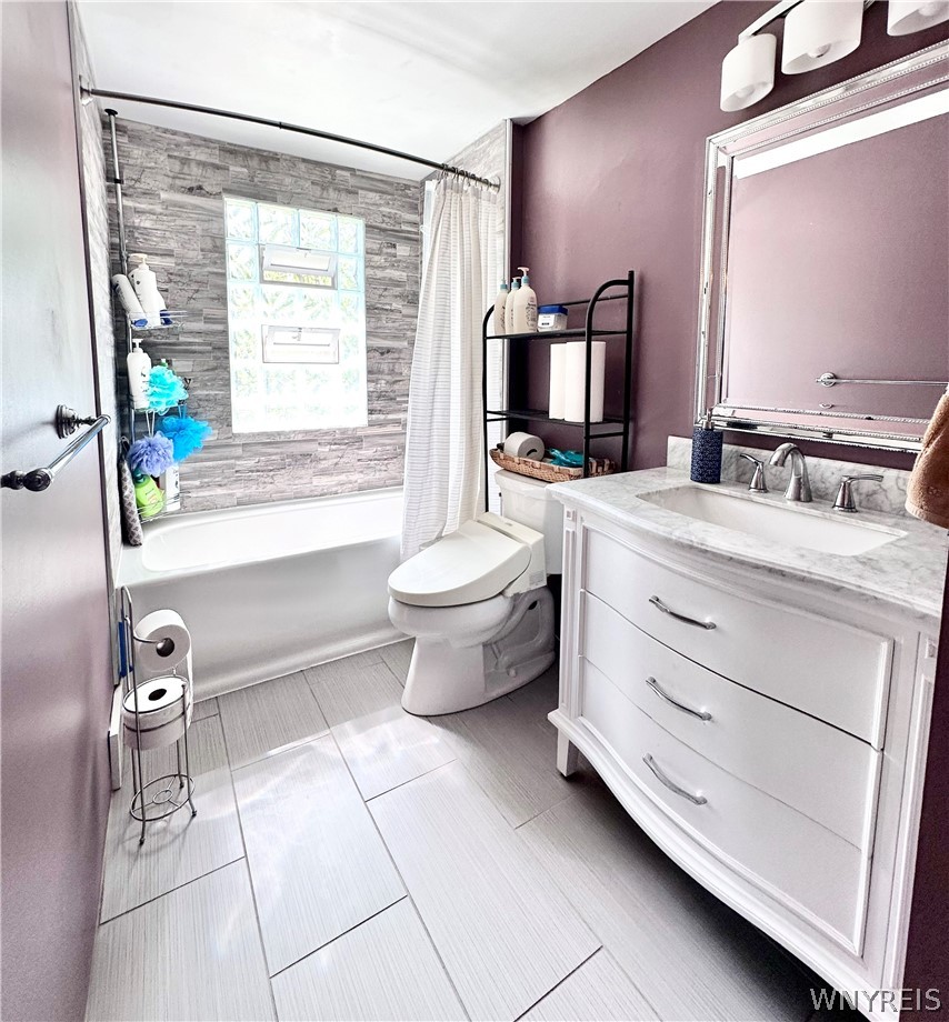 2255 Berg Road West Seneca, NY 14224 - Photo 34 of 41 Ensuite bathroom