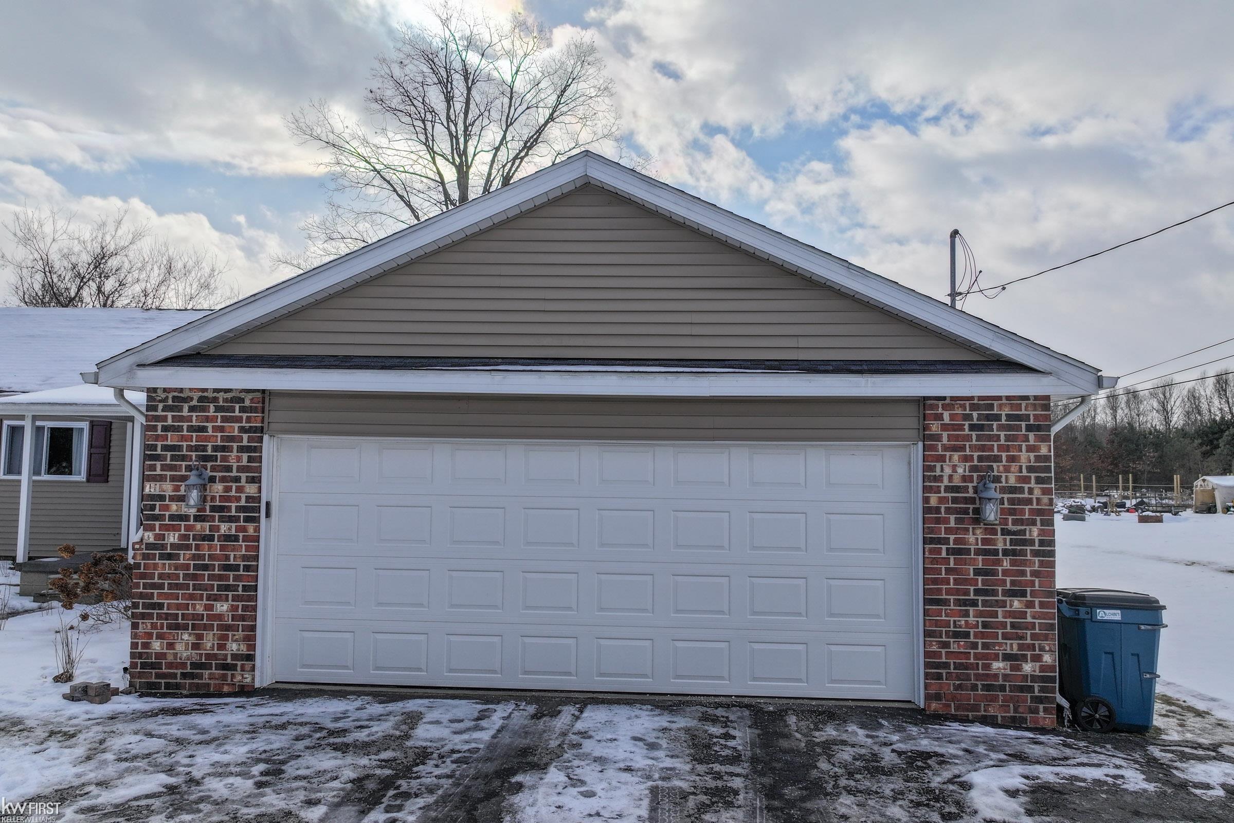 10114 East Mt Morris Road Davison, MI 48423 - Photo 34 of 43 50164973-4595e179-eeb7-45ef-bc59-6b0fab418122.JPG