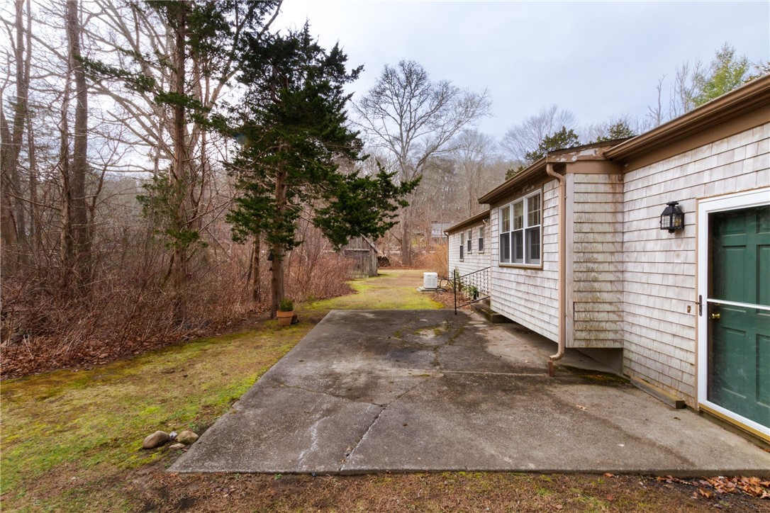 44 Bramblewood Cross Road Little Compton, RI 02837 - Photo 10 of 31