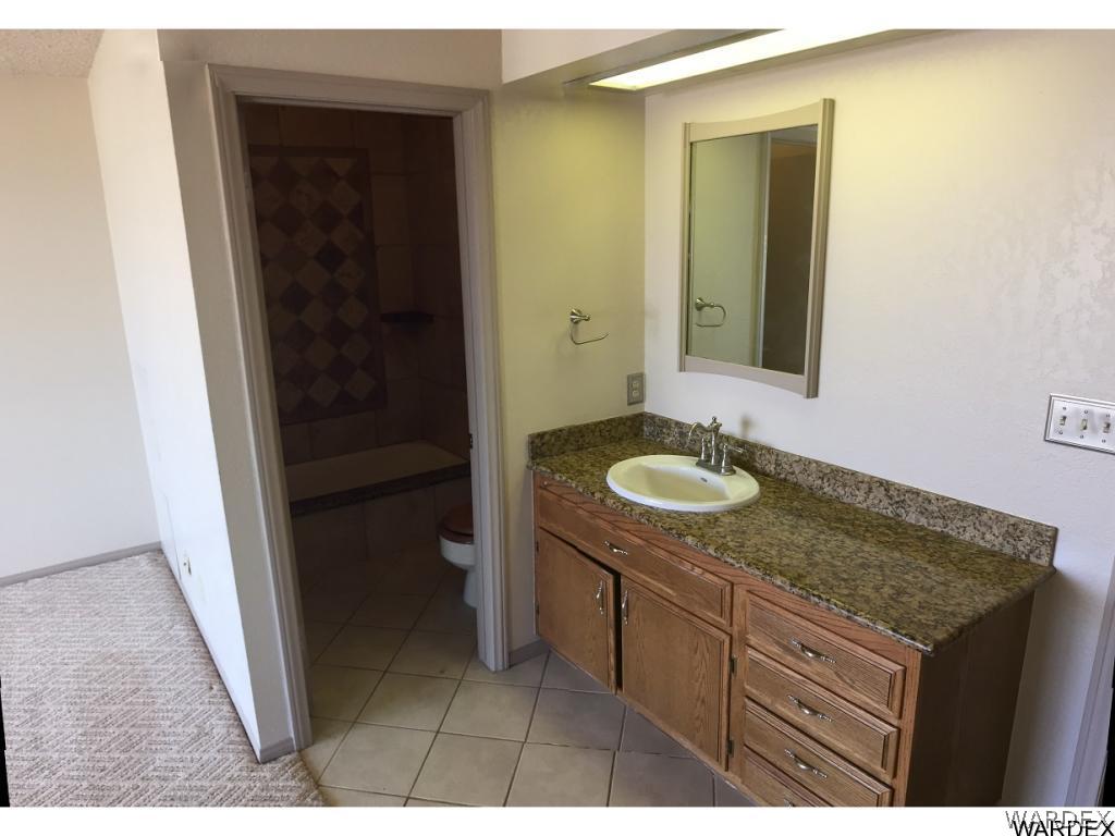 4266 Mercer Road Bullhead City, AZ 86429 - Photo 11 of 33 Master 1 Bathrm