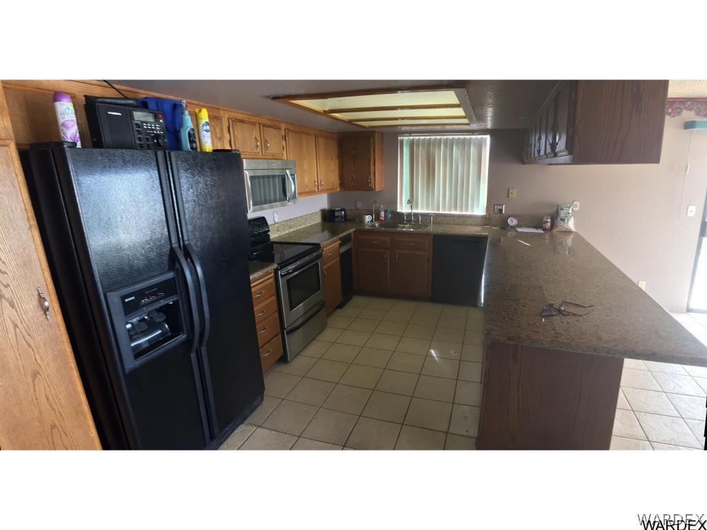 4266 Mercer Road Bullhead City, AZ 86429 - Photo 3 of 33 Kitchen1