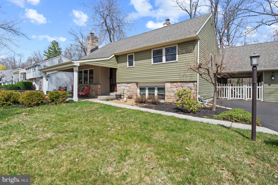 220 Hibbert Road North Wales, PA 19454 - Photo 2 of 39
